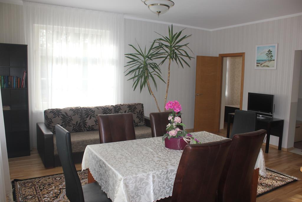 Amber Coast & Sea Aparthotel Jūrkalne Szoba fotó
